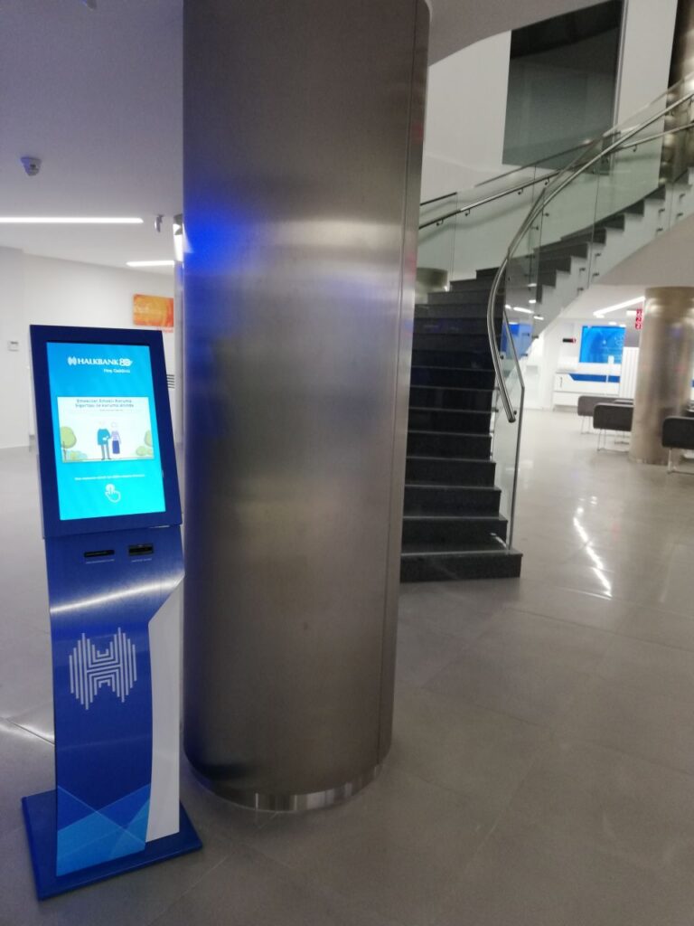 HALKBANK Sıramatik Sistemi Dokunmatik Kiosk