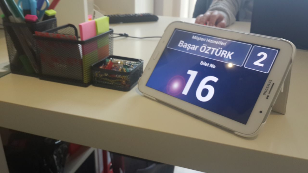 Müşteri memnuniyet anket sistemi tablet kurulumu Qsmart_Poll_Masa